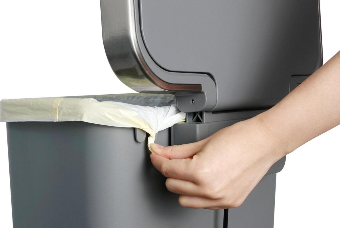 Better Homes and Gardens 11.9 Gallon Trash Can, Plastic Step-On Kitchen Trash Can, Gray - Image 10