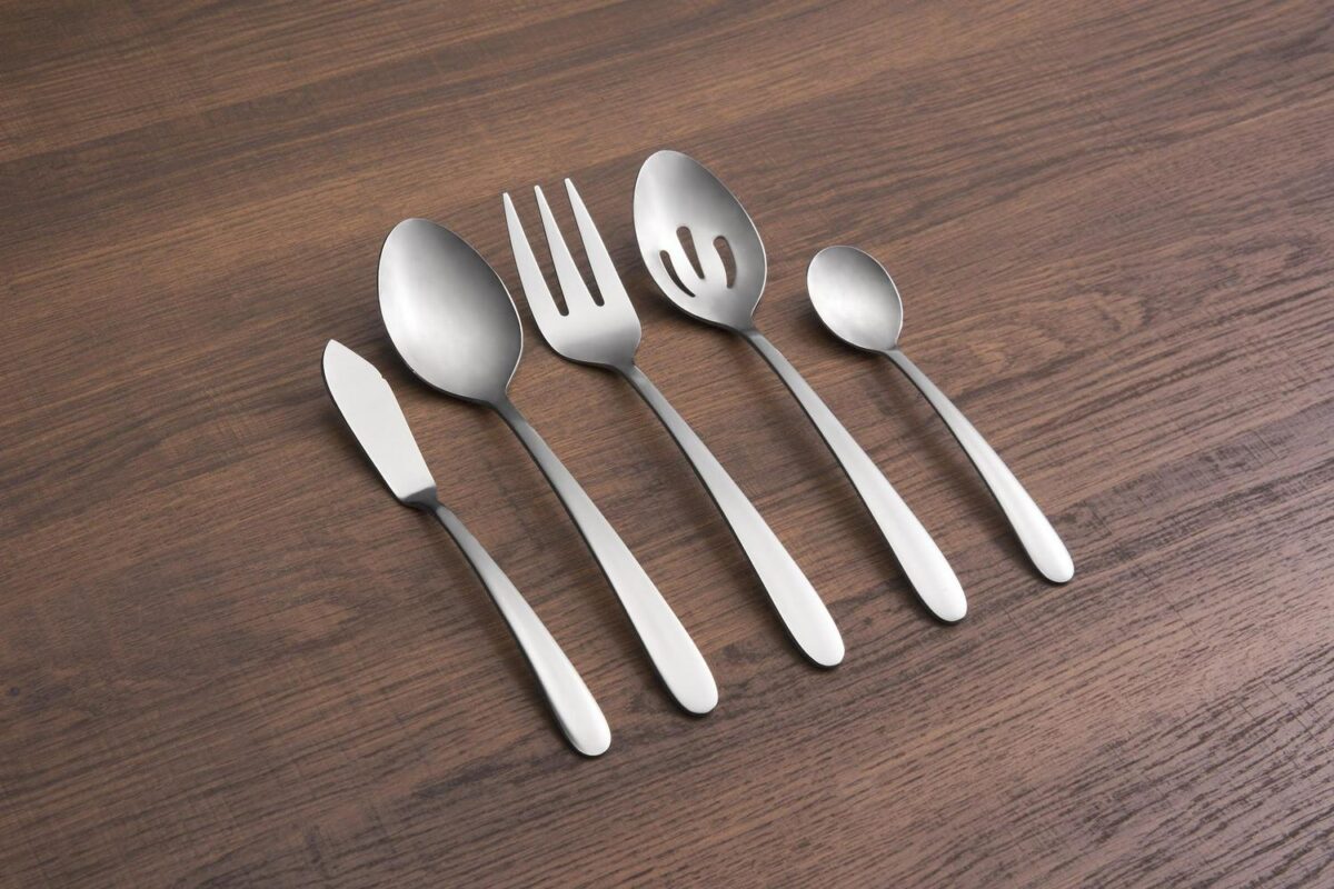 Cambridge Haledon Mirror 77-Piece Expanded Flatware Set (Service for 12) - Image 10