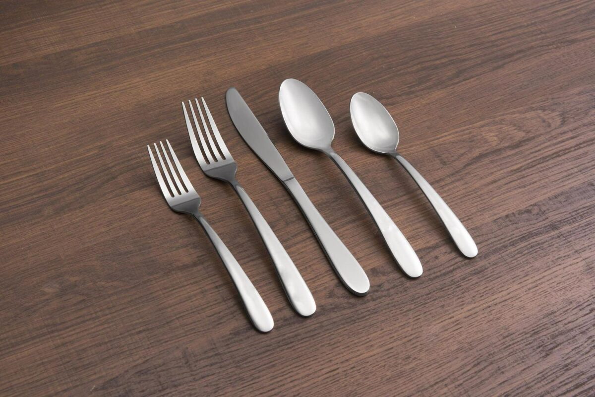 Cambridge Haledon Mirror 77-Piece Expanded Flatware Set (Service for 12) - Image 9