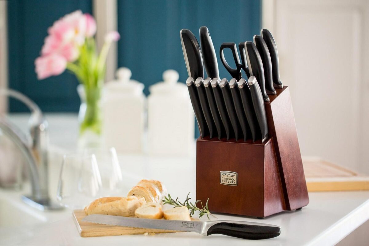 Chicago Cutlery Avondale 16-Piece Kitchen Knife Set with Wood Block - Image 4