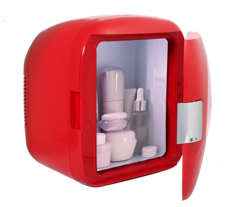 Frigidaire Portable Retro 12-Can Capacity Mini Cooler, EFMIS462, Red - Image 3