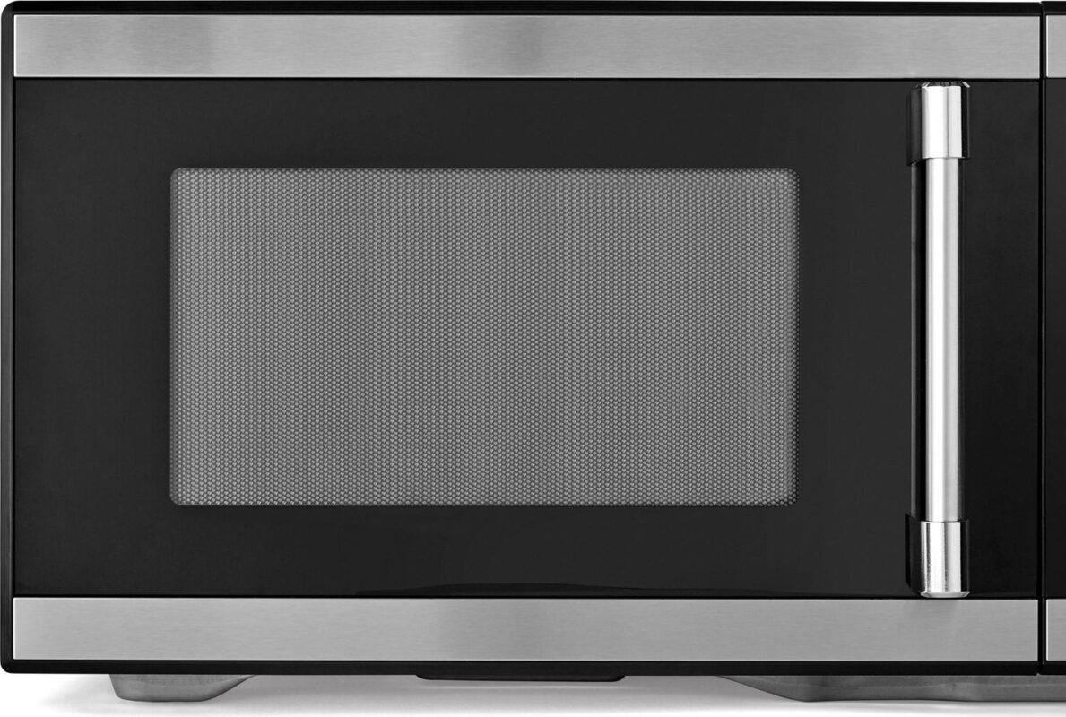 Hamilton Beach 1.1 Cu ft Countertop Microwave Oven in Stainless Steel, Sensor Cook - Image 4