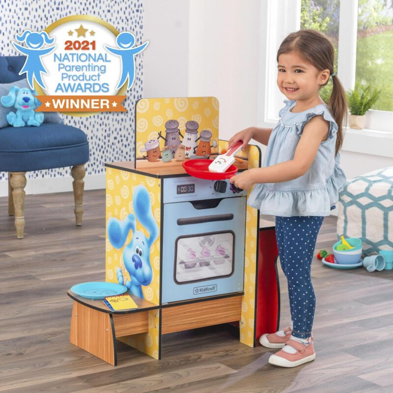 KidKraft Blue's Clues and You! Cooking-Up-Clues Wooden Play Kitchen and Handy Dandy Notebook - Image 6