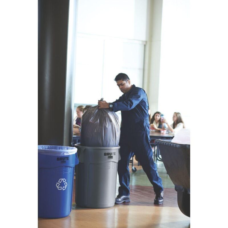 Rubbermaid Commercial FG863292GRAY 32 gal Garbage Can Brute All-Inclusive Container, (Gray) - Image 3