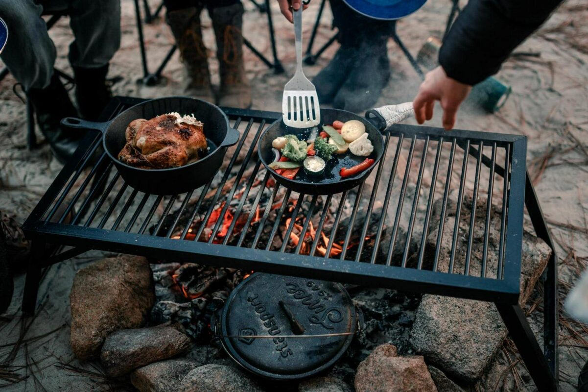 Stansport 6 Pieces Cast Iron Camping Mess Kits - Image 7