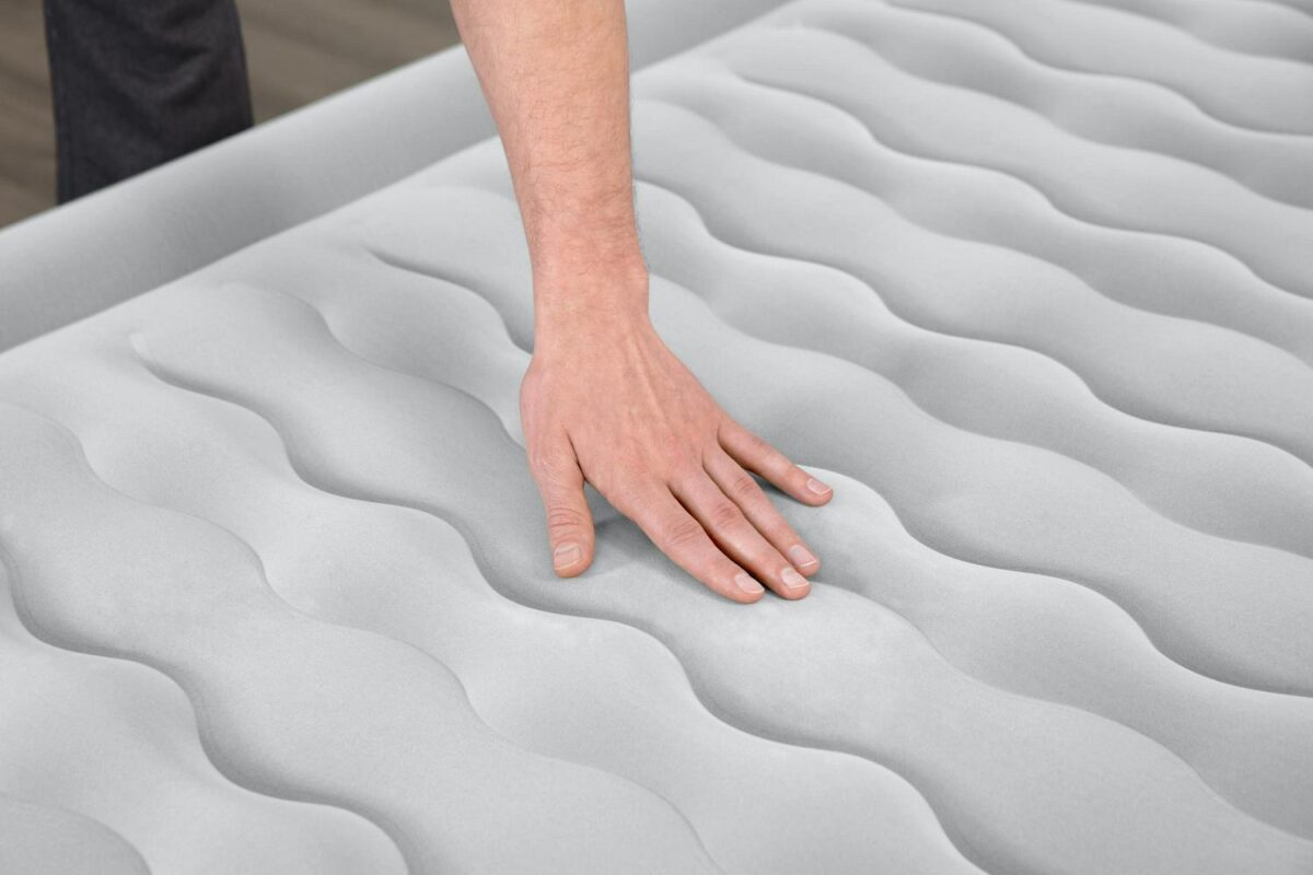 Bestway Tritech 15  Queen Air Mattress with Built-in Pump - Image 6