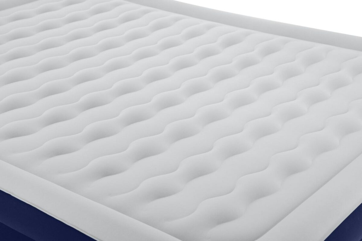 Bestway Tritech 15  Queen Air Mattress with Built-in Pump - Image 4