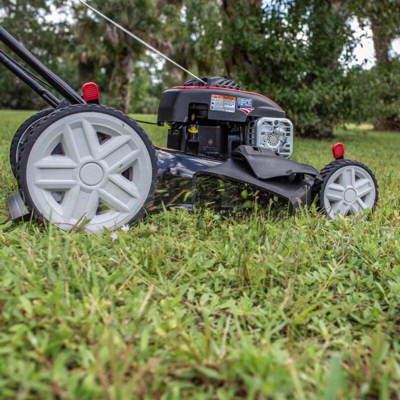 Black Max 21-inch 125cc Gas Push Mower with Briggs and Stratton Engine (Assembled Product Weight 46.9 lb; 22.10-inch Height) - Image 3