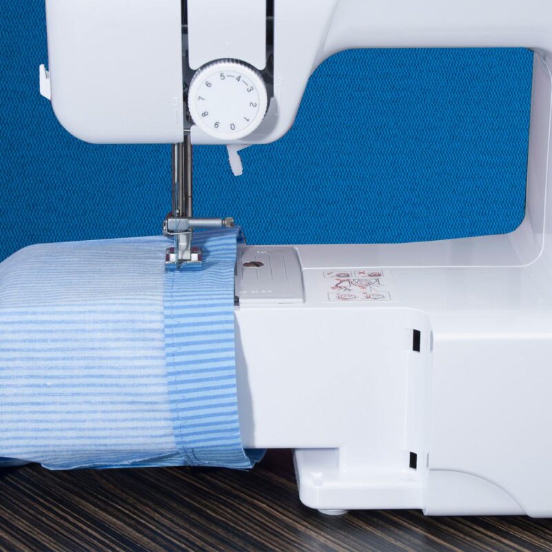 Brother SM1400 14-Stitch Floral Sewing Machine in White - Image 4