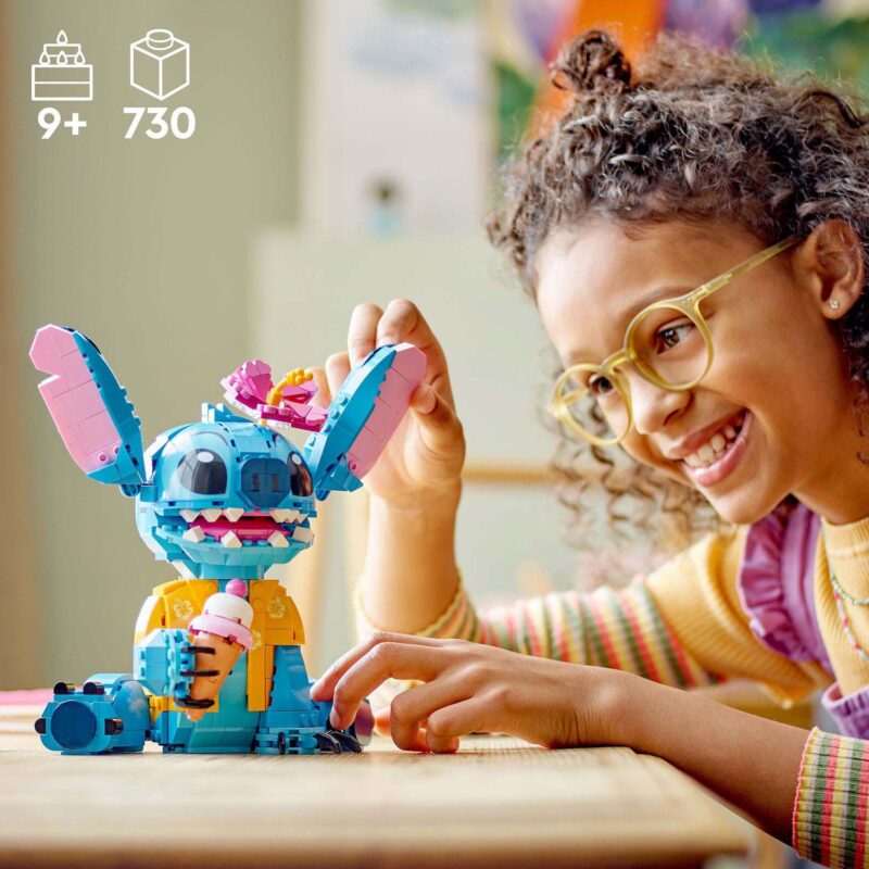 Disney's Lilo and Stitch 43249 Building Kit (730 Pieces) by LEGO - Image 2