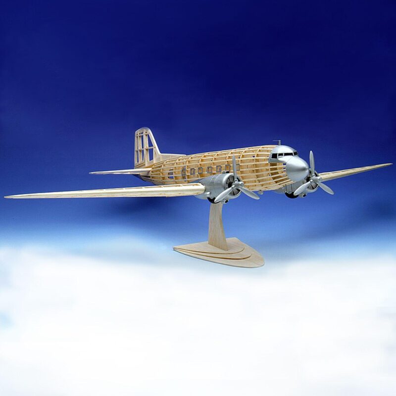 Guillow's 1:32 Douglas DC-3 Model Kit - Image 2