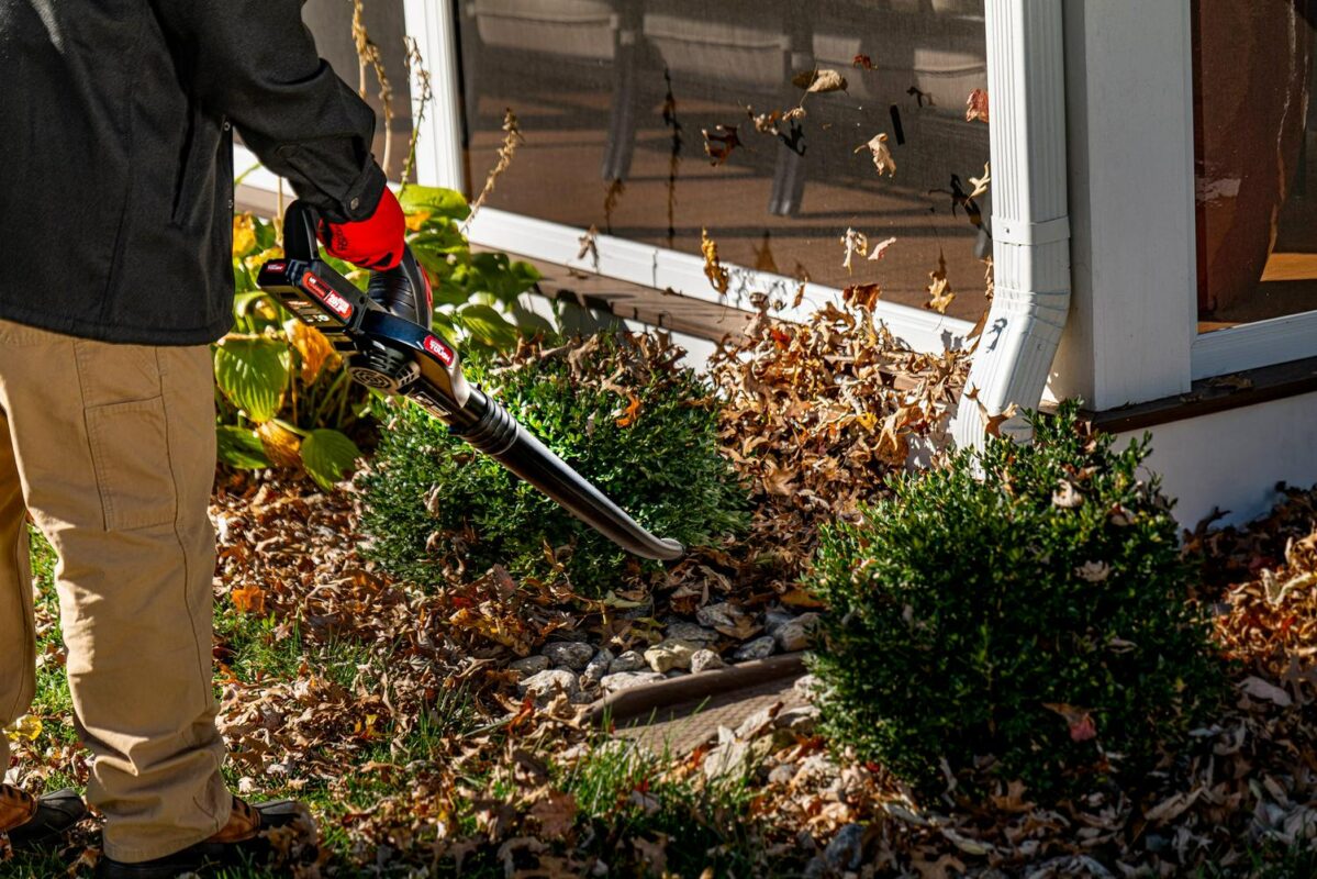 Hyper Tough 20V Cordless Combo Kit, 10-inch String Trimmer and 130Mph Sweeper, HT21-401-003-06 - Image 2