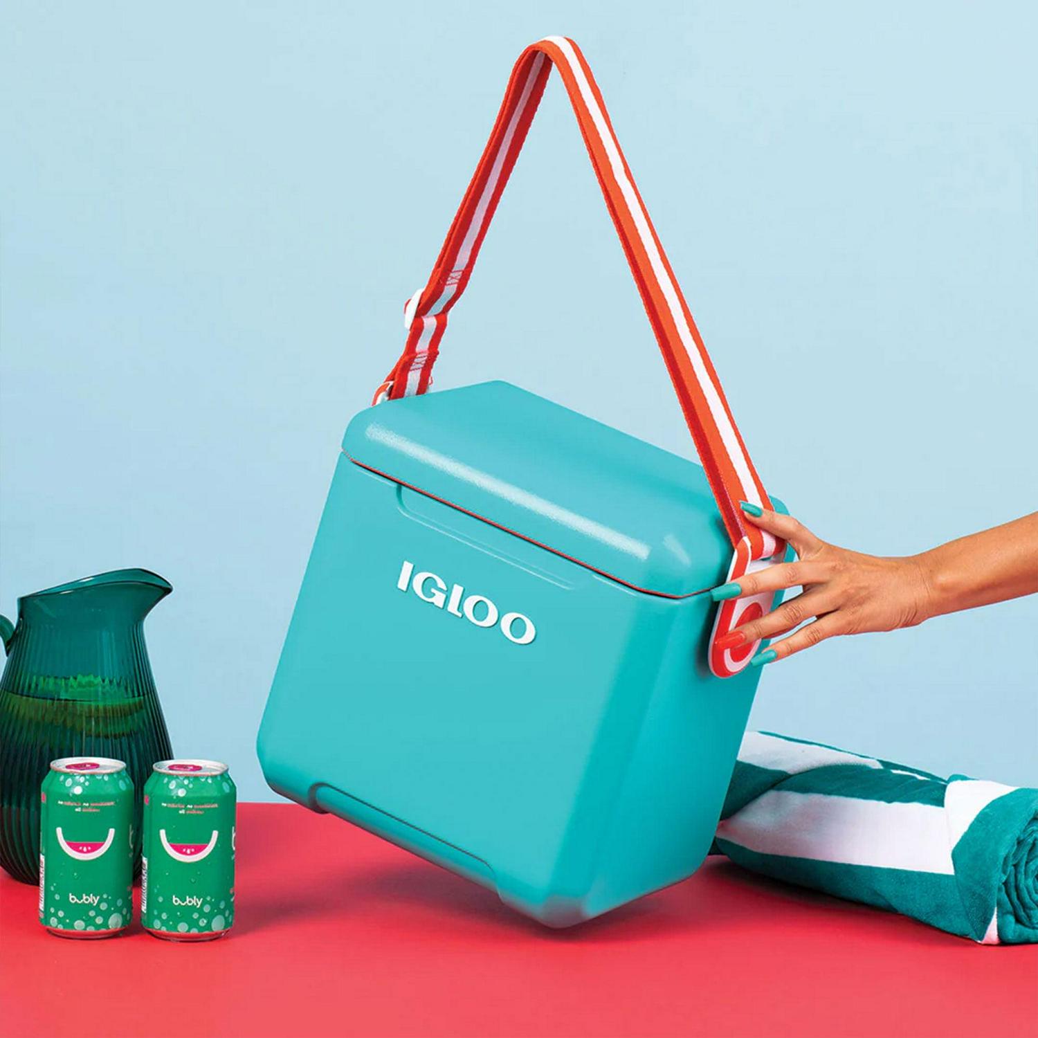 Igloo 11 Quart Tag Along Too Strapped Picnic Style Cooler, Light Gray 5 Igloo 11 Quart Tag Along Too Strapped Picnic Style Cooler, Light Gray - Image 5