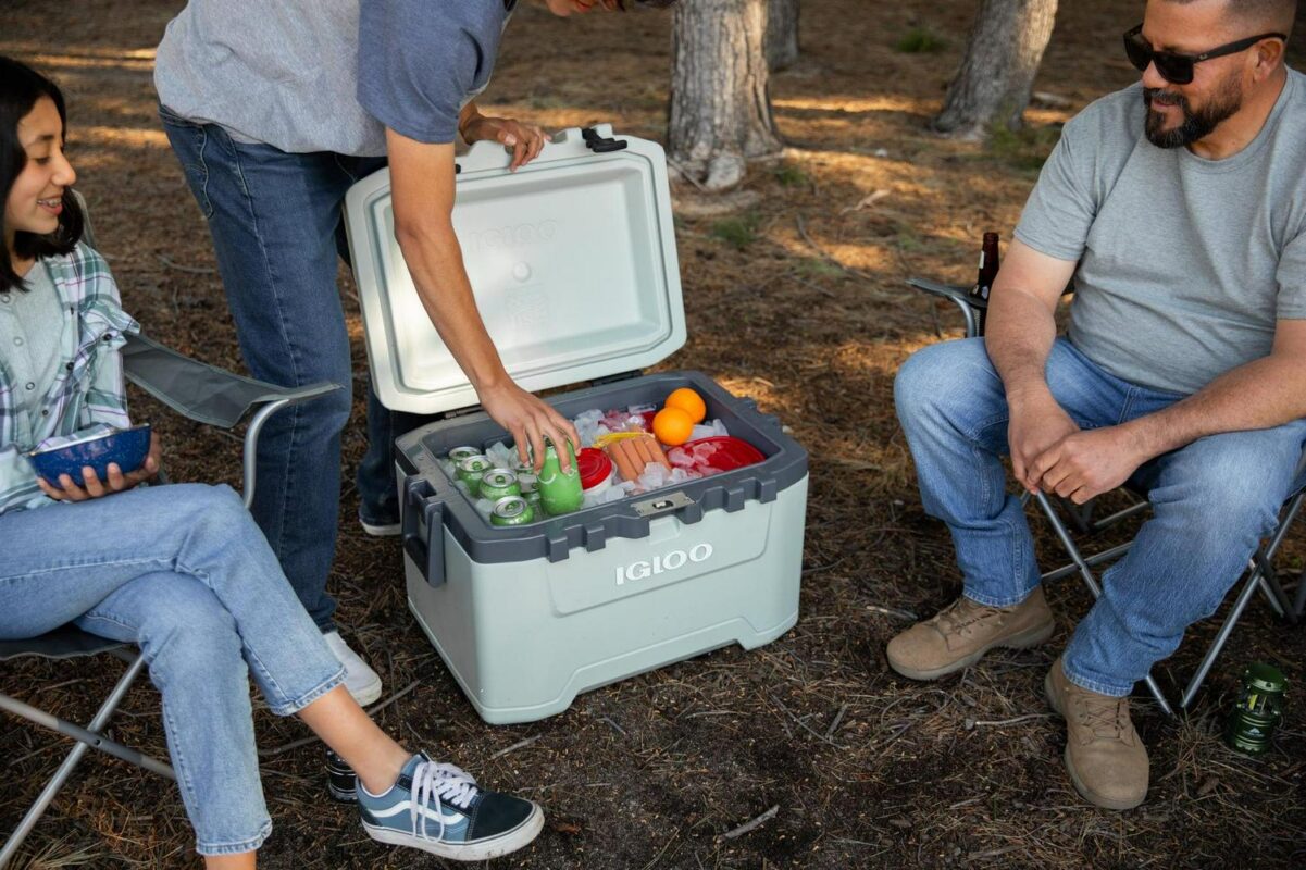 Igloo 50 QT Overland Ice Chest Cooler, Green - Image 11