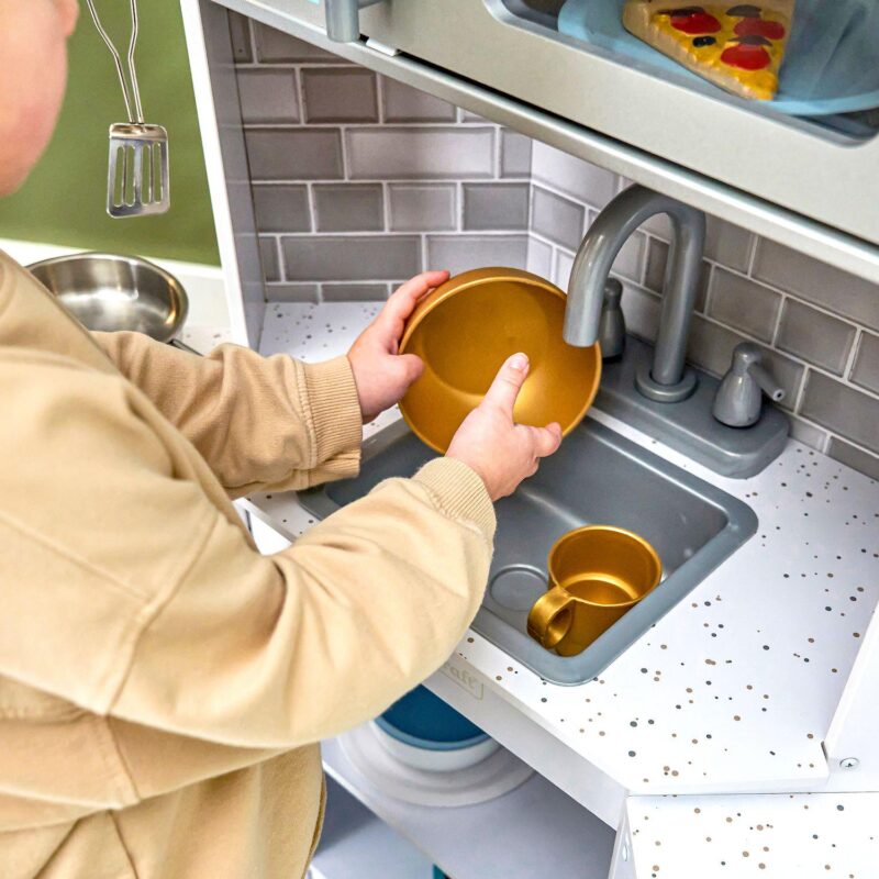 KidKraft Ultimate Corner Play Kitchen - Image 13