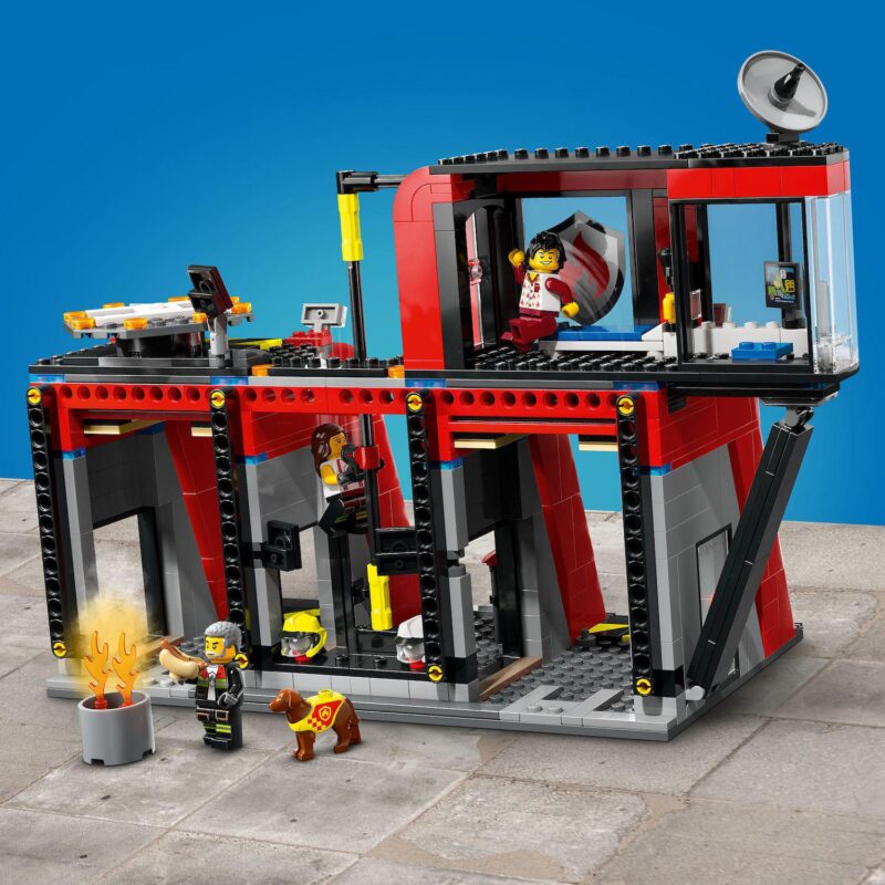 LEGO City Fire Station with Fire Truck Pretend Play Toy 60414 (843 Pieces) - Image 5