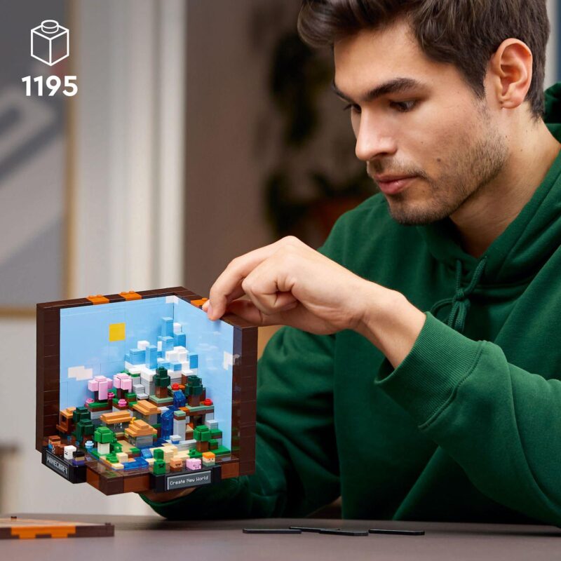 LEGO Minecraft The Crafting Table 21265 Building Kit (1195 pieces) - Image 2