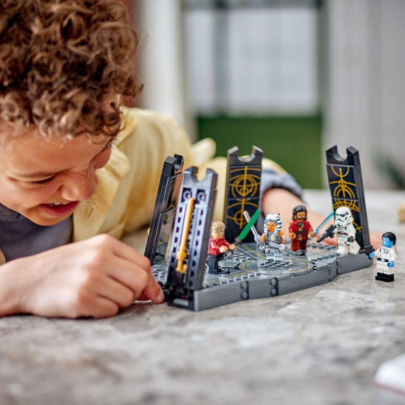 LEGO Star Wars Ahsoka Tano's Duel on Peridea Collectible 75385 Building Kit (382 Pieces) - Image 4