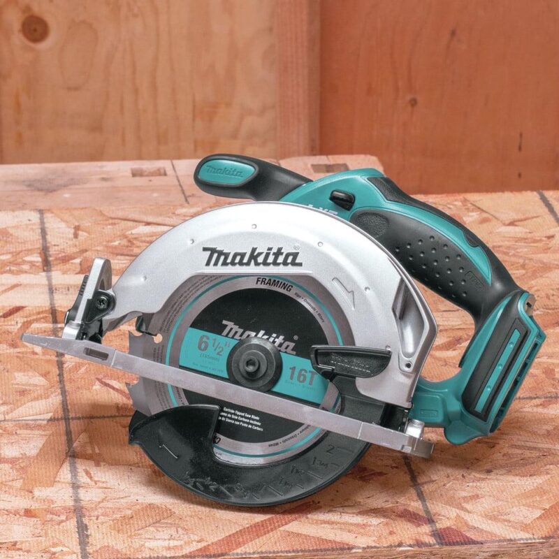 Makita XSS02Z 18V LXT Lithium-Ion 6-1/2 in. Circular Saw (Tool Only) - Image 4