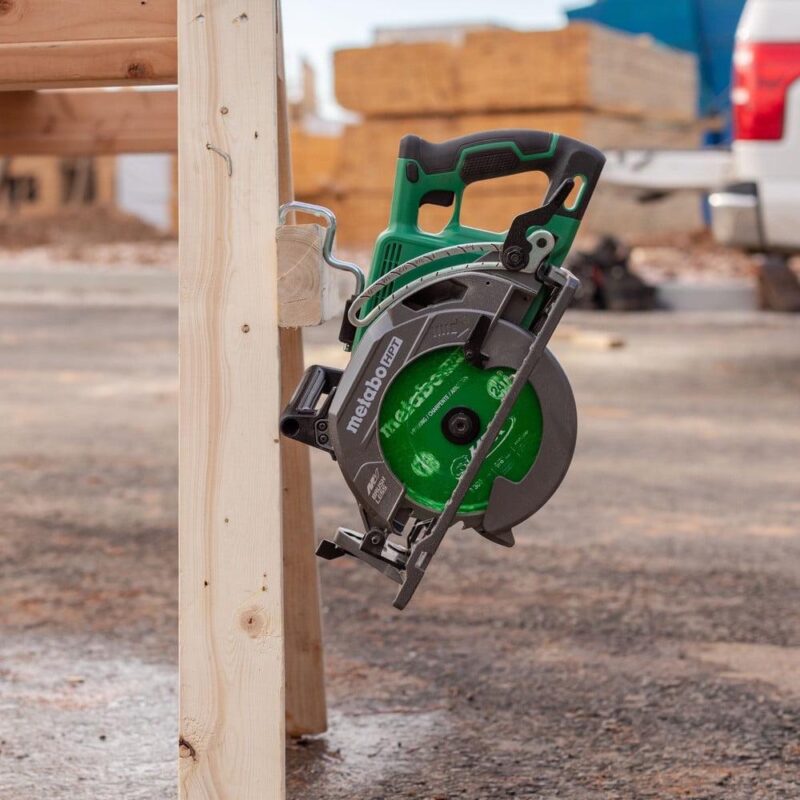 MultiVolt 36V Brushless Lithium-Ion 7-1/4 in. Cordless Rear Handle Circular Saw Kit (4 Ah) - Image 9