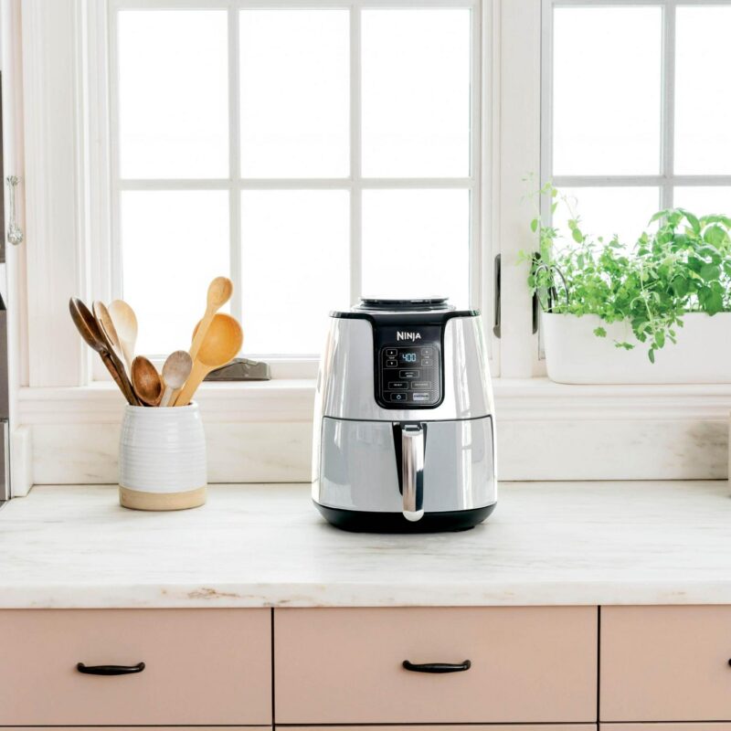 Ninja 4 qt Air Fryer, White - Dishwasher Safe - Image 4