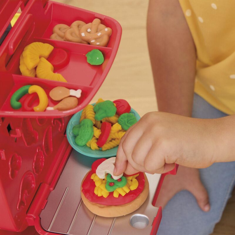 Play-Doh Ride-On Pizza Delivery Scooter Playset - Image 3
