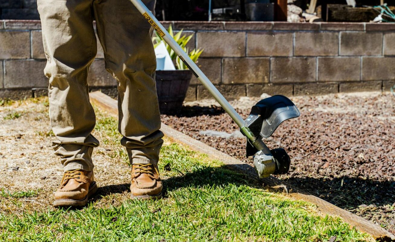 Pulsar 40v Lithium-Ion Cordless String Trimmer and Edger with 2.0Ah Battery and Charger - Image 8
