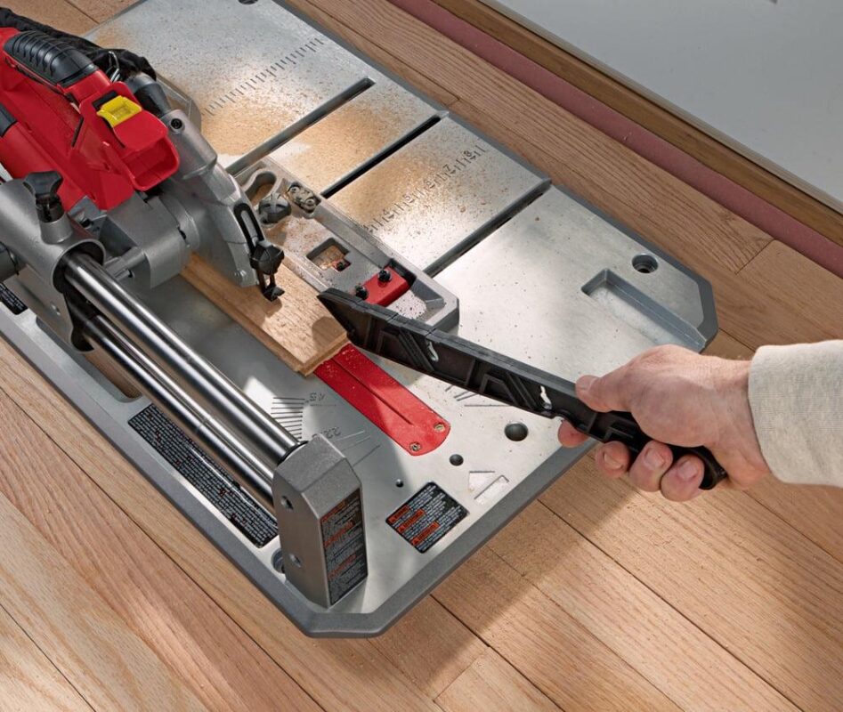 SKIL 3601-02 7-Amp Corded Electric Flooring Saw with 36T Contractor Blade - Image 3