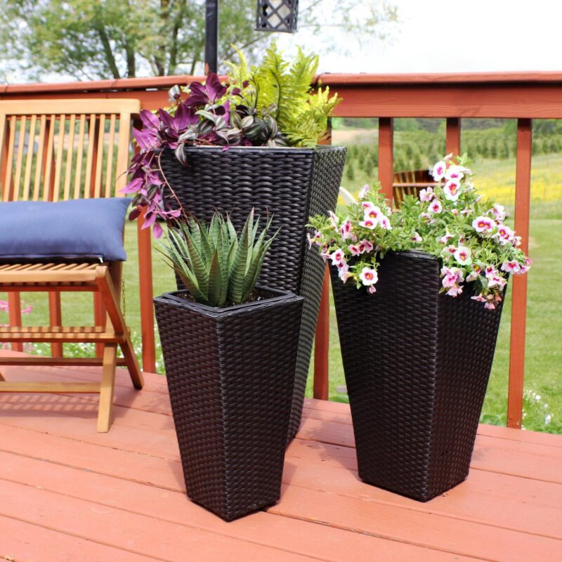 Sunnydaze Assorted Square Black Polyrattan Outdoor Basket Planter with Liner 3-Count - Image 5