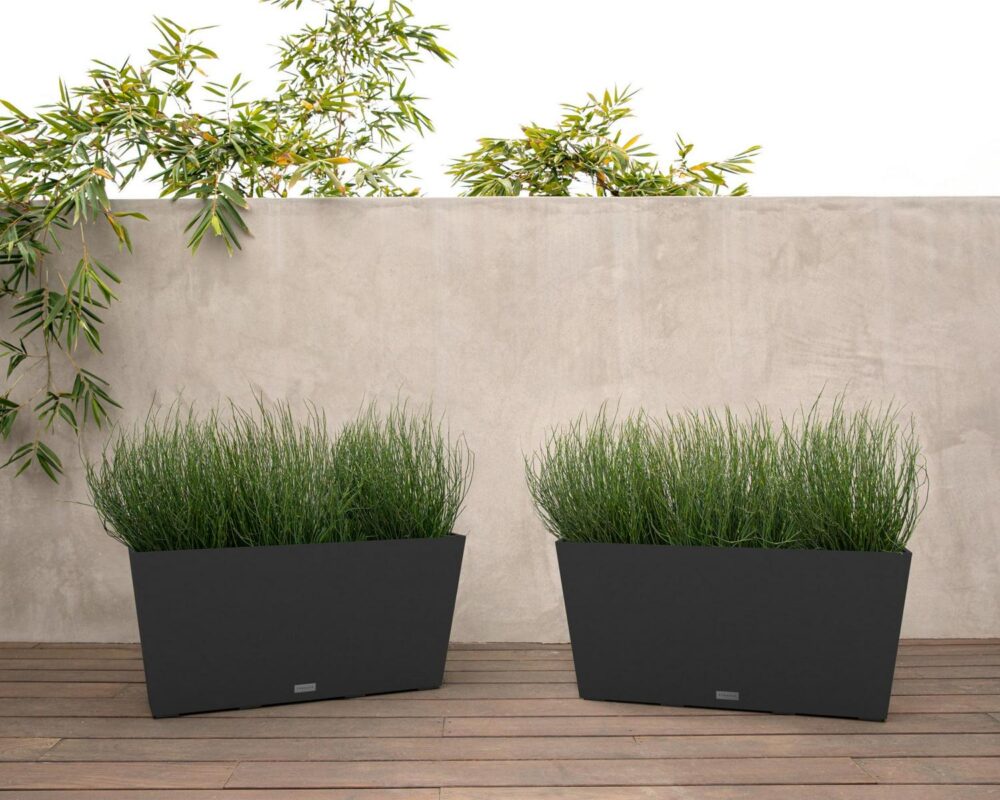 Veradek Pure Series Midori 31  Plastic Planter 2-Pack Black - Image 13
