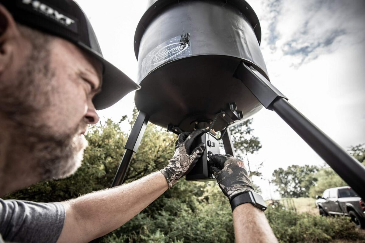 Wildgame Innovations 40 gal Quick Set Automatic Feeder for Deer, Turkey and More - Image 7