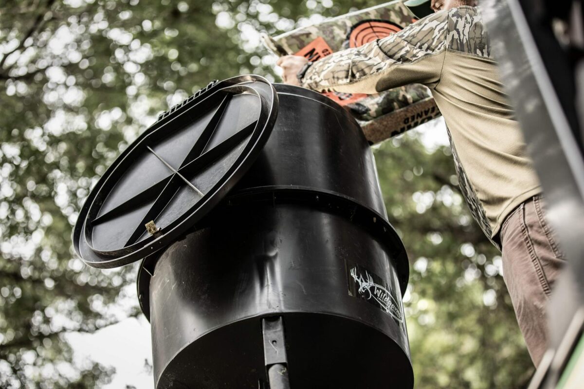 Wildgame Innovations 40 gal Quick Set Automatic Feeder for Deer, Turkey and More - Image 6