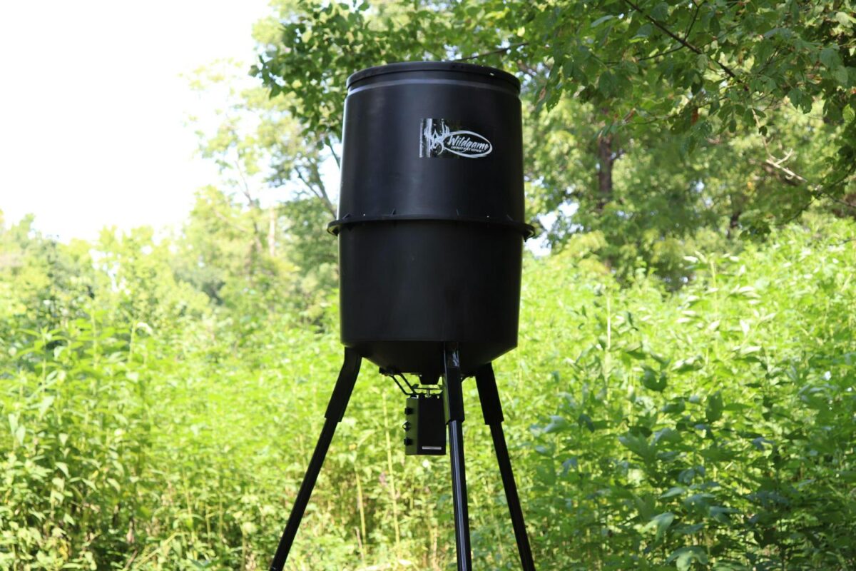 Wildgame Innovations Sports and Outdoors Automatic Quick Set Spin-Cast Wildlife Feeder, 30 Gallon - Image 5