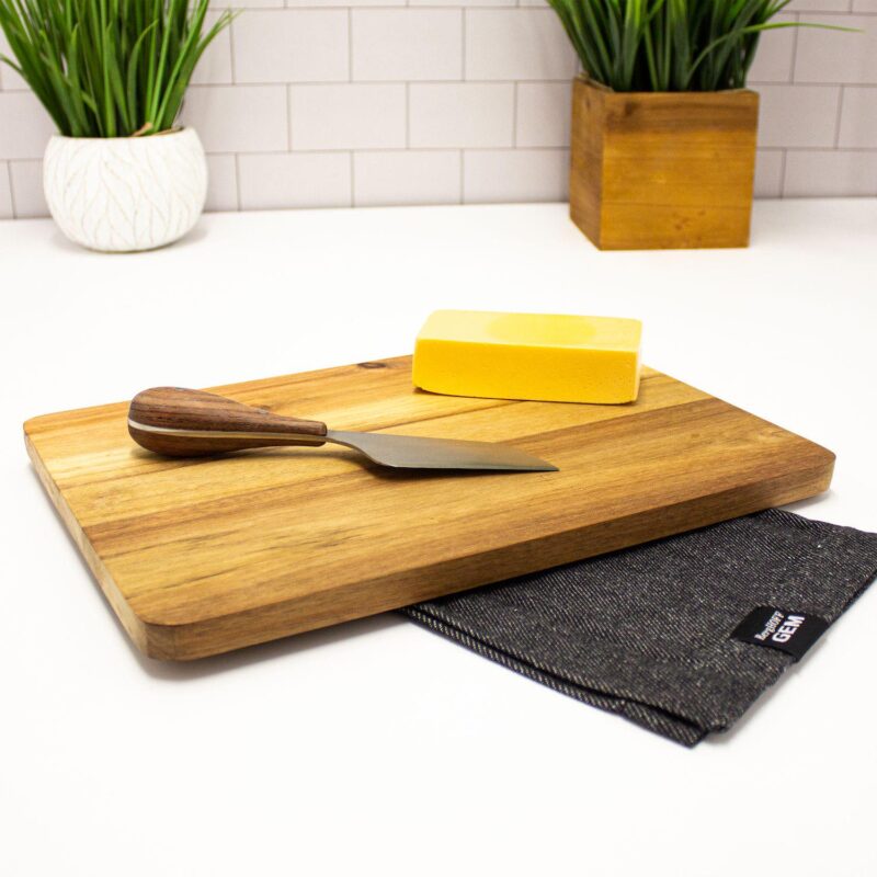 BergHOFF Aaron Probyn 3-Piece Cheese Knife and Round Bamboo Cutting Board Set - Image 4