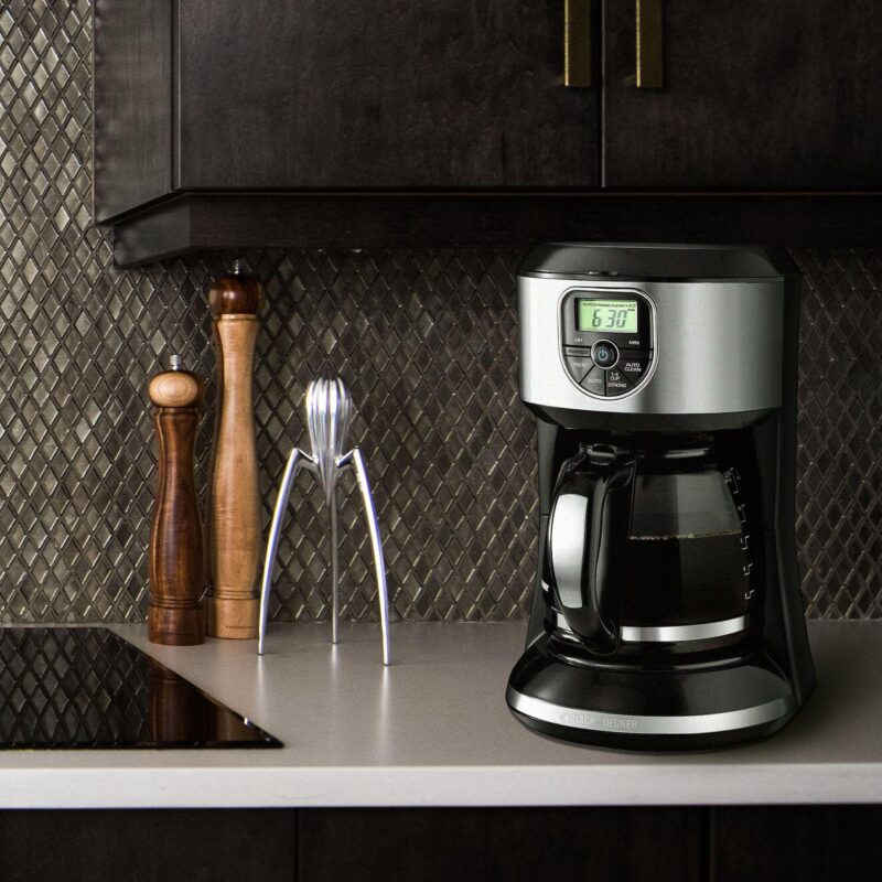 Black and Decker 12 Cup Programmable Coffeemaker in Black and Silver - Image 5