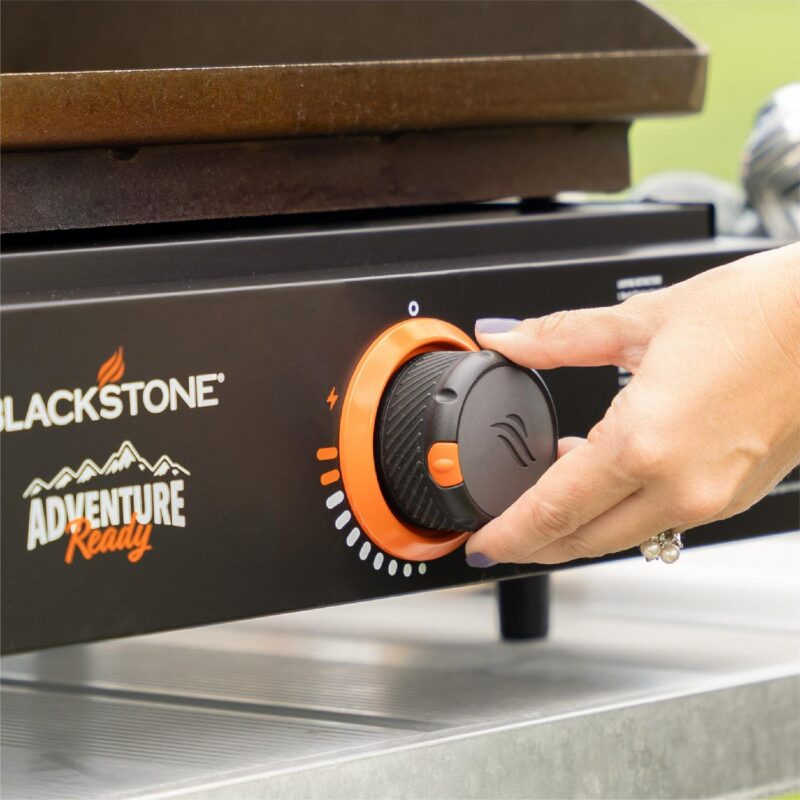 Blackstone Adventure Ready 17a Propane Griddle with Hard Cover - Image 9