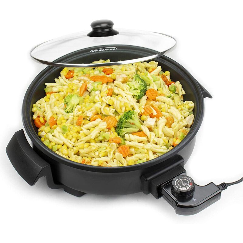 Brentwood 12 inch Round Non-Stick Electric Skillet with Vented Glass Lid in Black - Image 2