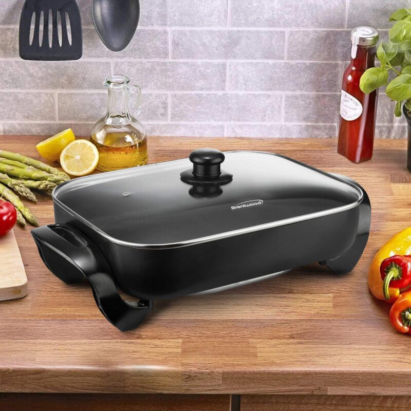 Brentwood 16 Inch Nonstick Electric Skillet with Glass Lid - Image 4