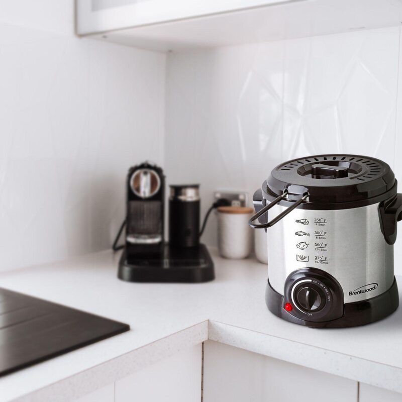 Brentwood 1 Liter Electric Deep Fryer in Stainless Steel - Image 3
