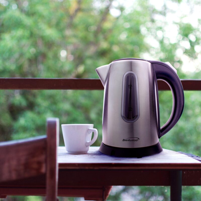 Brentwood 1 Liter Stainless Steel Cordless Electric Kettle - Image 2