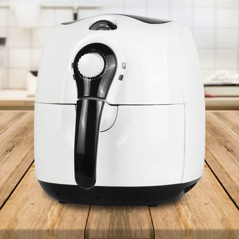 Brentwood 3.7 Quart Electric Air Fryer in White with Timer and Temperature Control - Image 2