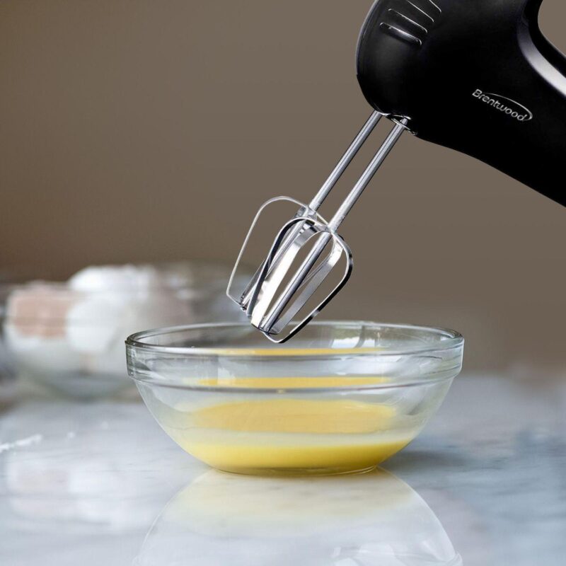 Brentwood 5-Speed Hand Mixer - Image 2