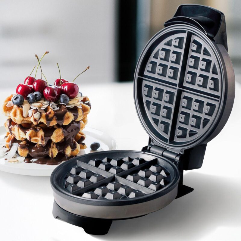 Brentwood Select Nonstick Belgian Waffle Maker in Stainless Steel - Image 2