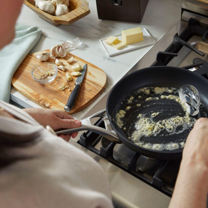 Calphalon Premier 1.5-qt. Space-Saving Hard-Anodized Nonstick Sauce Pan with Lid - Image 4