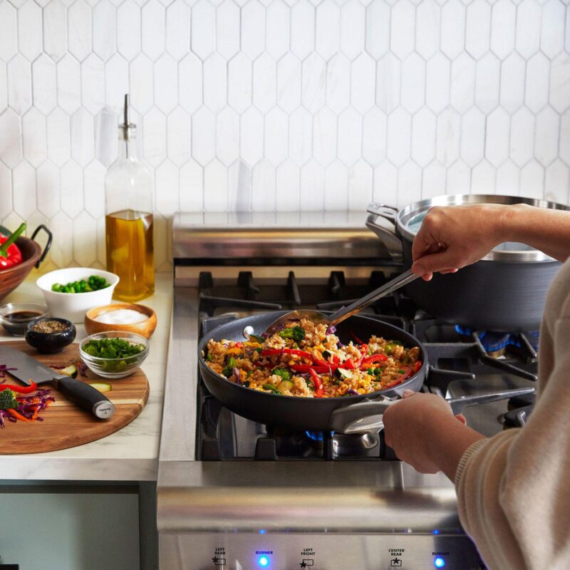 Calphalon Premier 1.5-qt. Space-Saving Hard-Anodized Nonstick Sauce Pan with Lid - Image 6