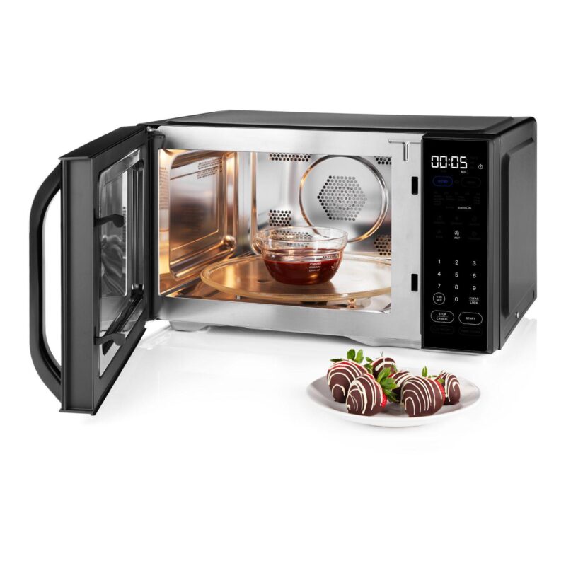 Chefman 1.0 cu. ft. Microwave Crisper with Digital Control - Image 2