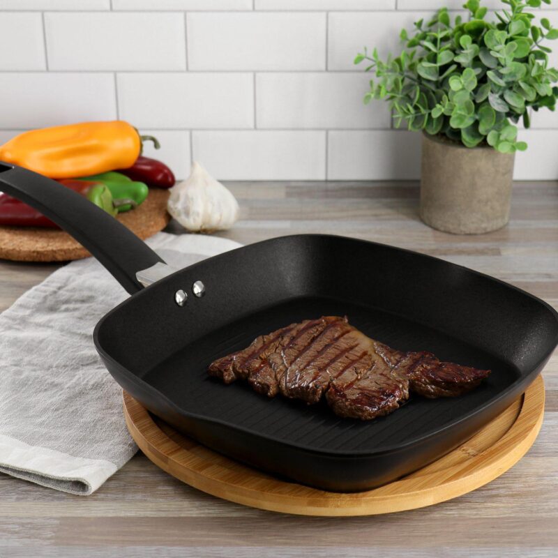Connelly 10 Inch Nonstick Aluminum Grill Pan in Black - Image 5