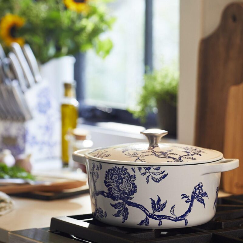 Cuisinart Caskata 5 Qt. Round Covered Cast Iron Casserole Dish - Image 3
