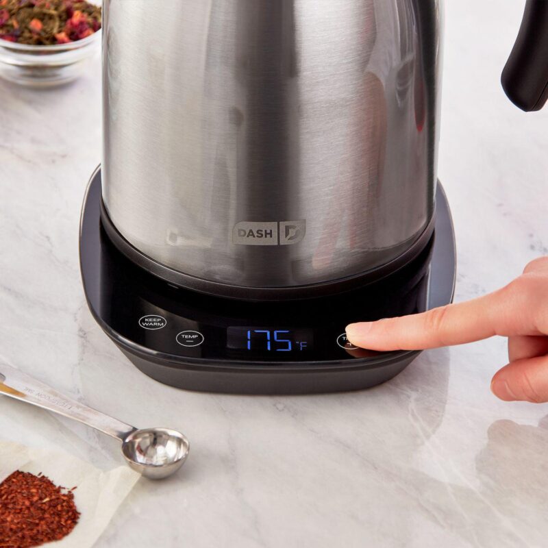 Dash 1.7-Liter Insulated Electric Kettle - Image 4