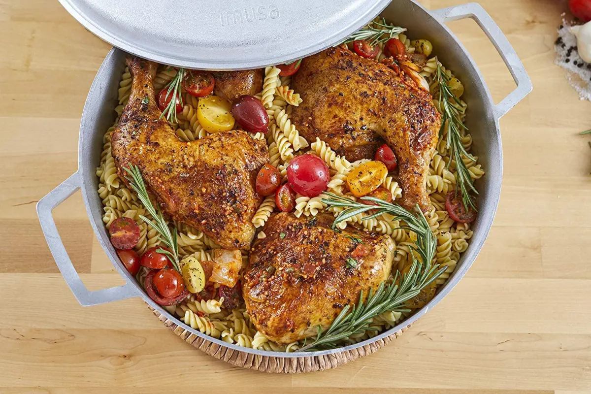 Imusa 6.9 Quart Traditional Colombian Cast Aluminum Caldero or Dutch Oven with Lid - Image 4